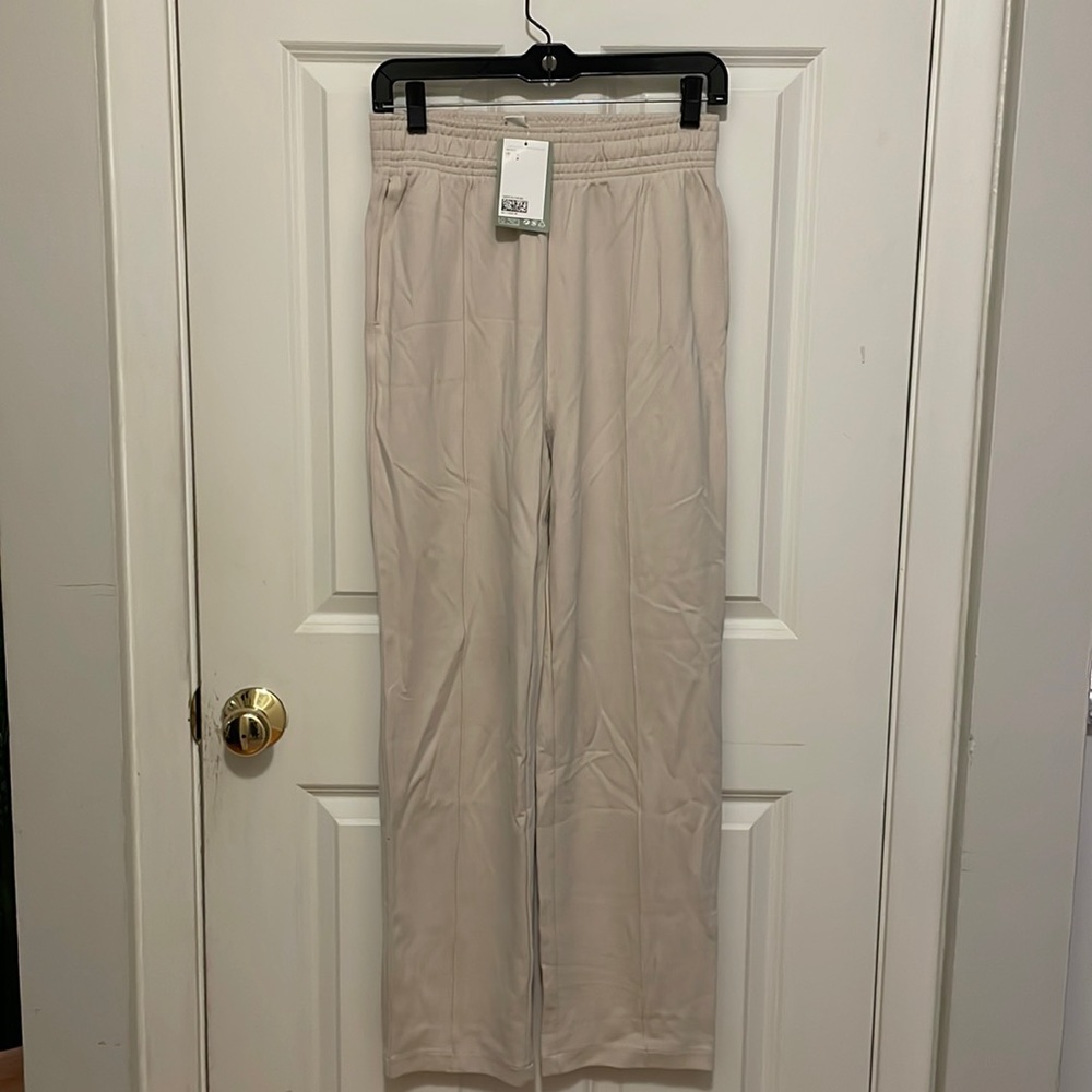 NWT H&M Relaxed High Waist Pant | Size Small